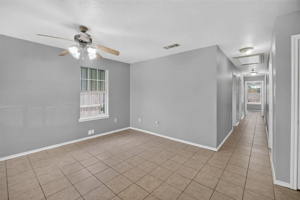 1424 E Mulkey Street Fort Worth TX 76104
