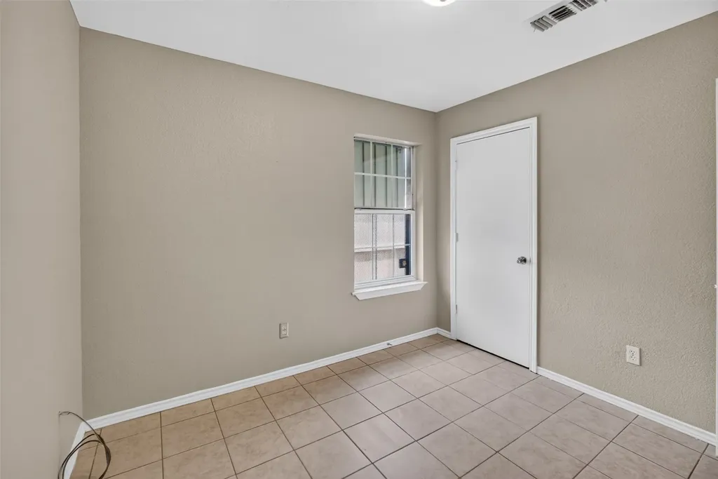 1424 E Mulkey Street Fort Worth TX 76104