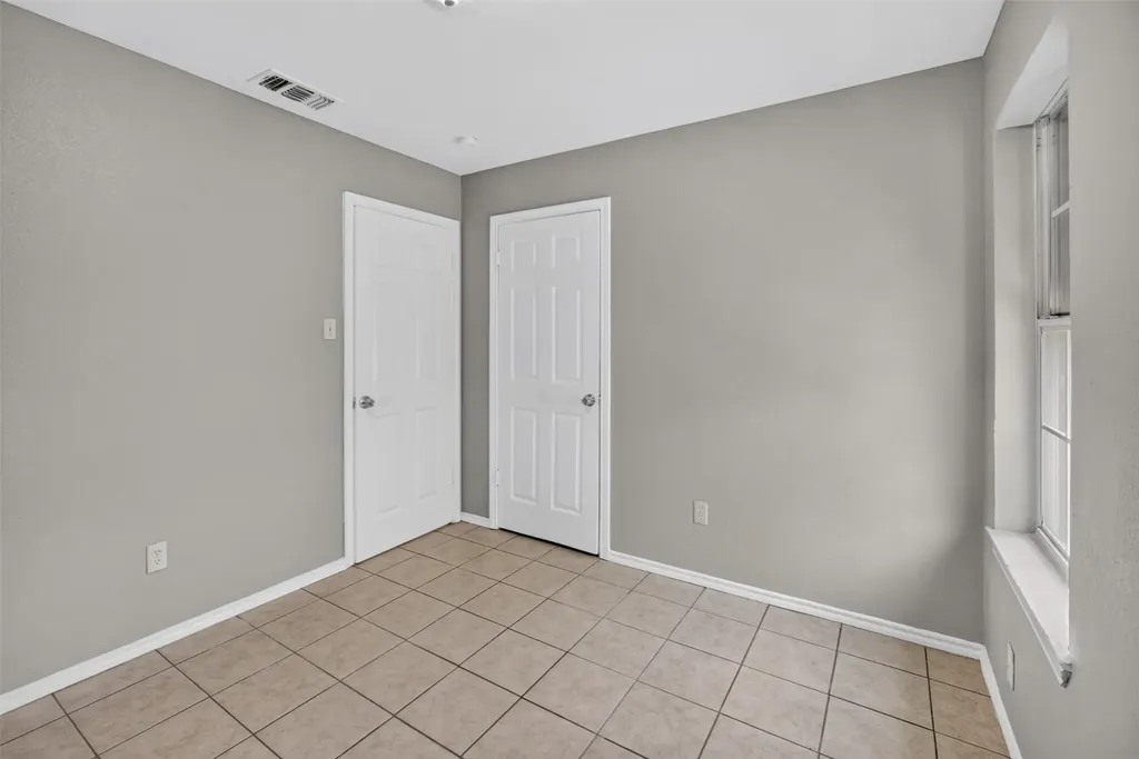 1424 E Mulkey Street Fort Worth TX 76104
