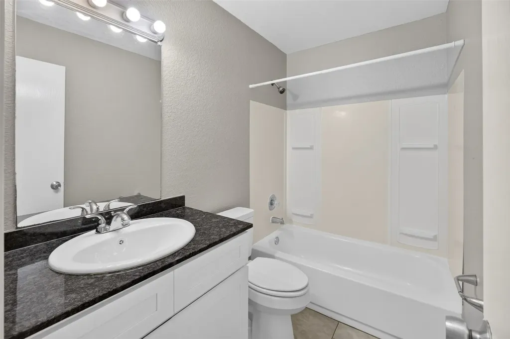 1424 E Mulkey Street Fort Worth TX 76104