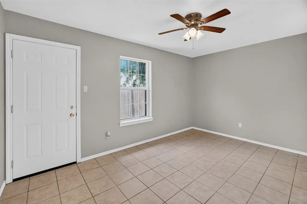 1424 E Mulkey Street Fort Worth TX 76104