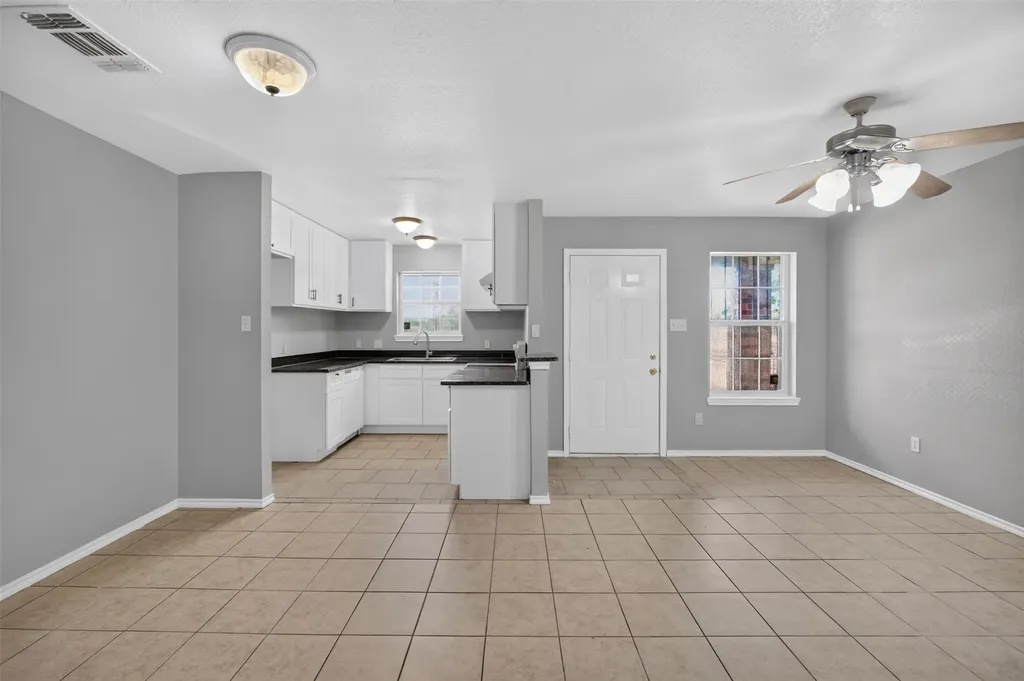 1424 E Mulkey Street Fort Worth TX 76104