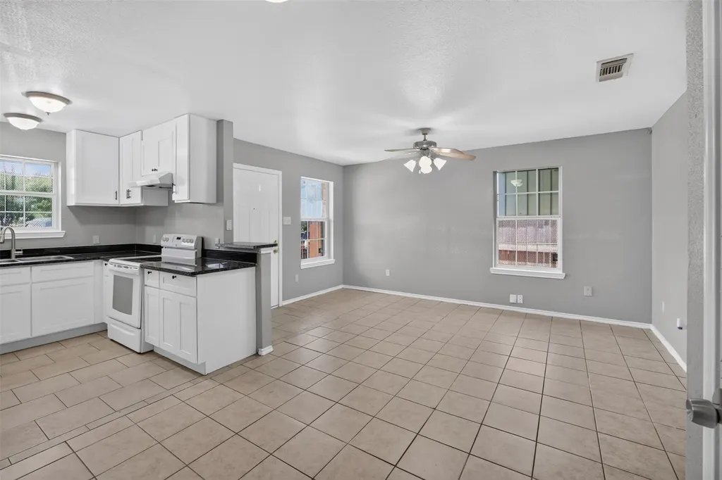 1424 E Mulkey Street Fort Worth TX 76104