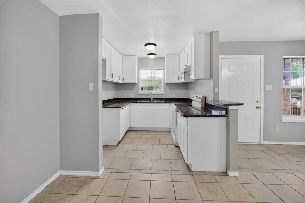 1424 E Mulkey Street Fort Worth TX 76104