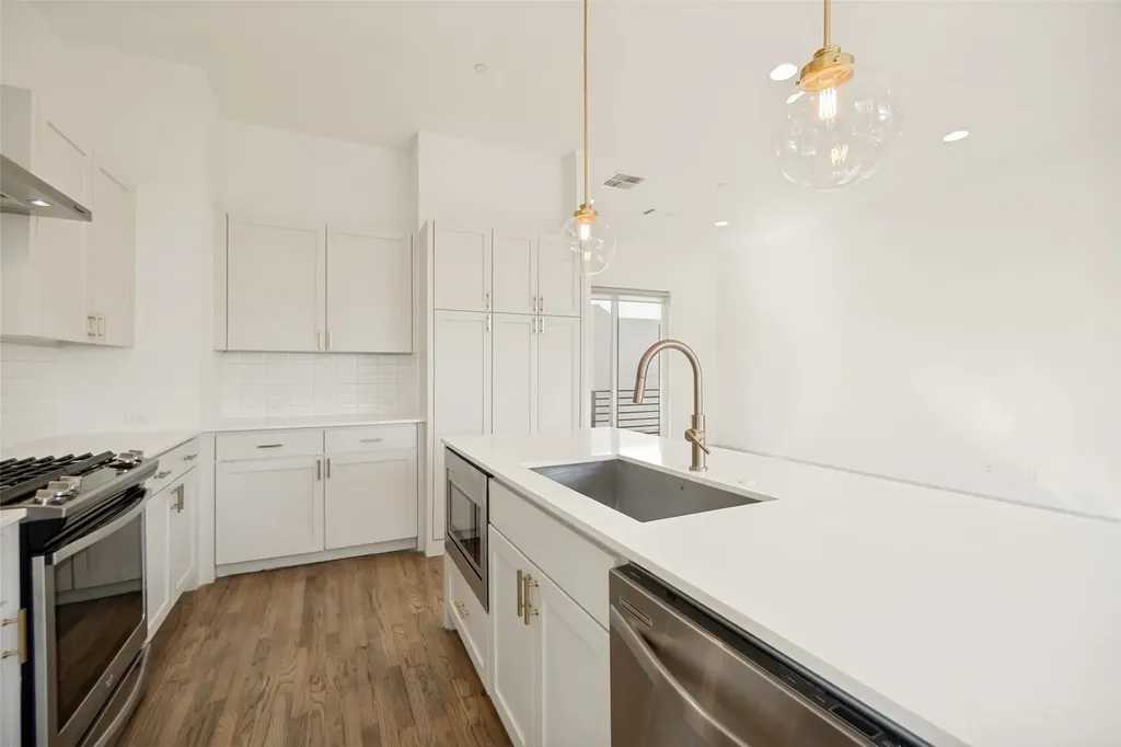 2103 Bennett Avenue Dallas TX 75206