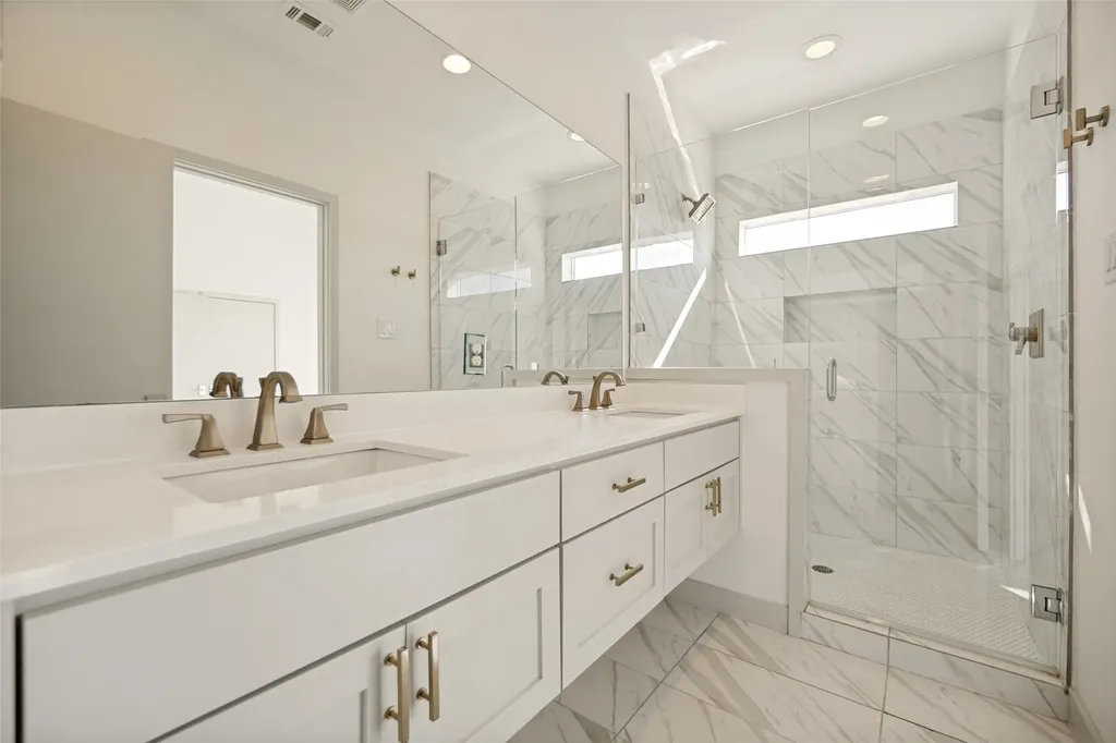 2103 Bennett Avenue Dallas TX 75206