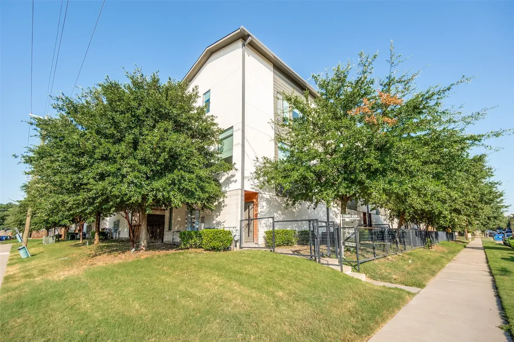 2103 Bennett Avenue Dallas TX 75206