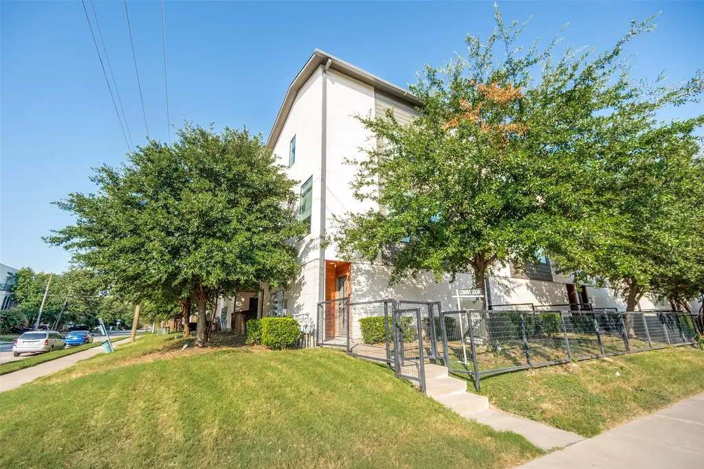 2103 Bennett Avenue Dallas TX 75206
