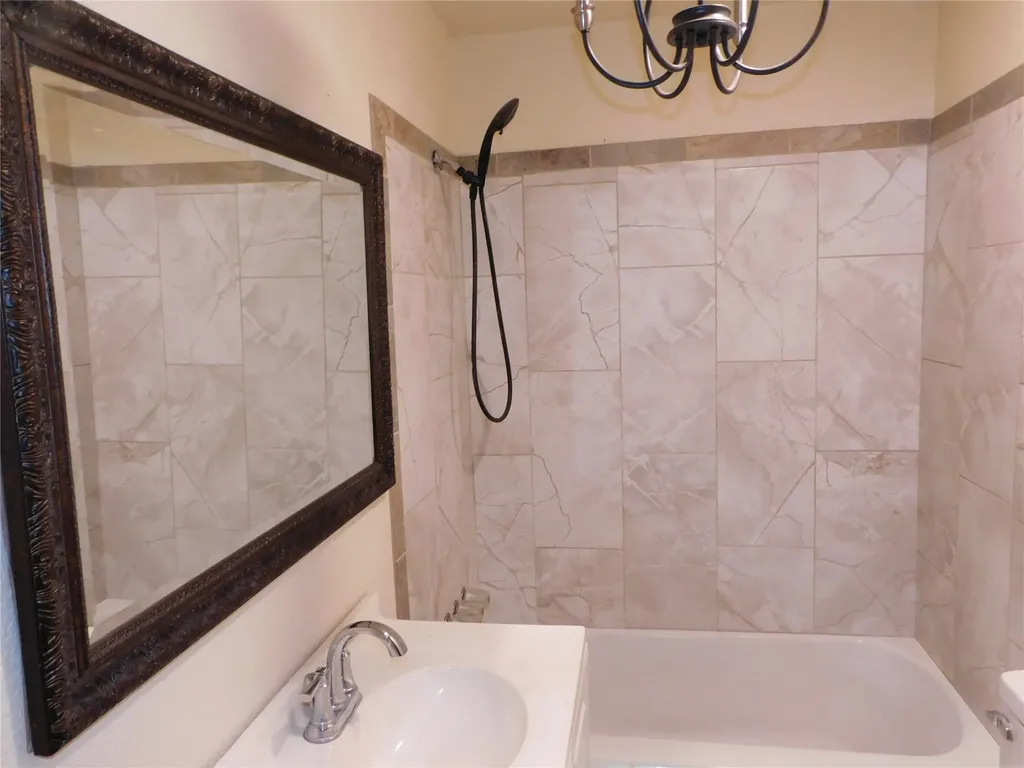 407 NE 4th Street Hubbard TX 76648