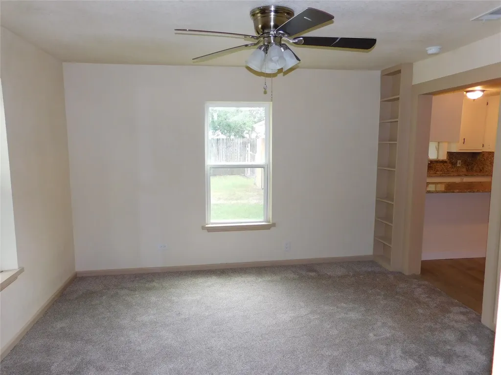 407 NE 4th Street Hubbard TX 76648