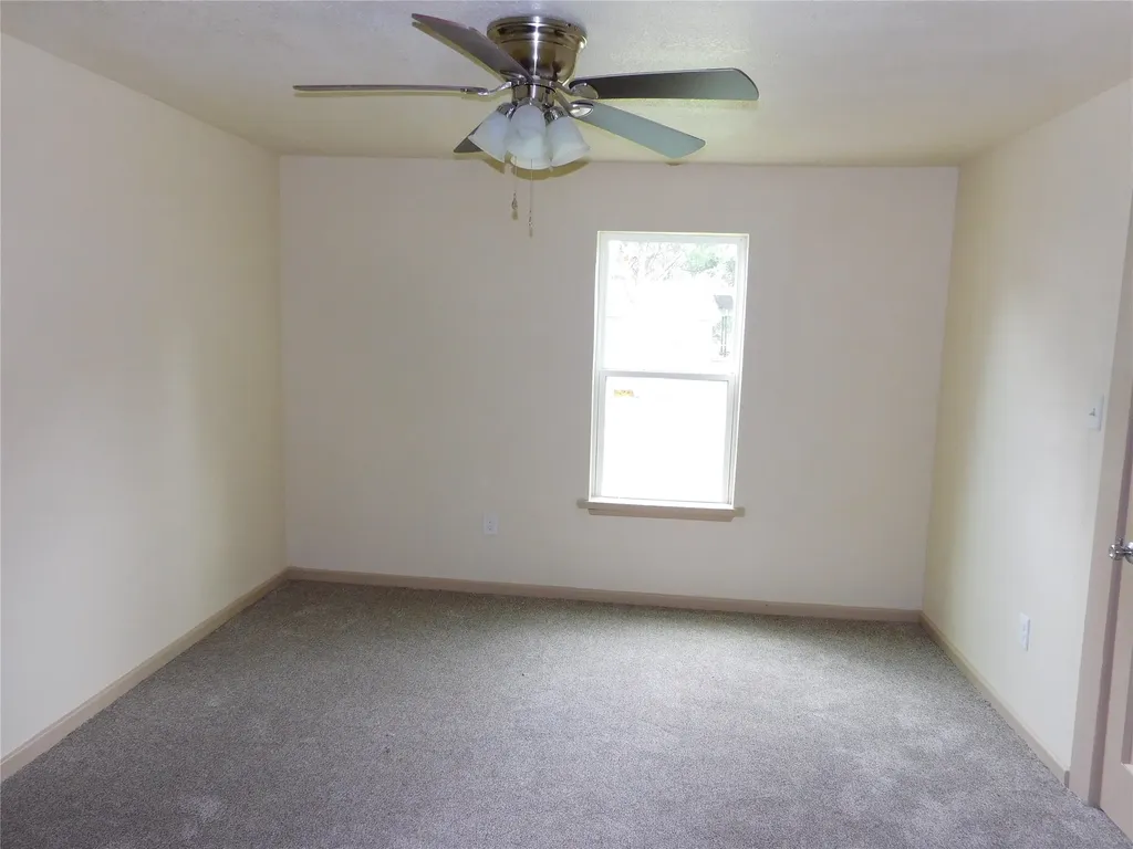 407 NE 4th Street Hubbard TX 76648