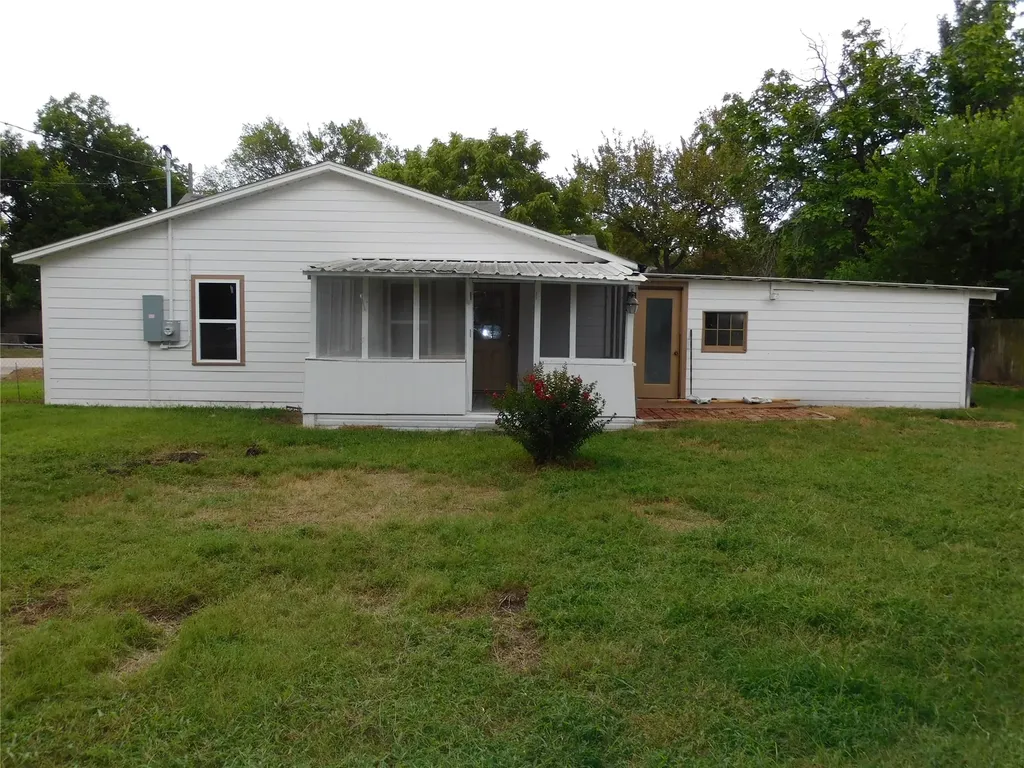 407 NE 4th Street Hubbard TX 76648