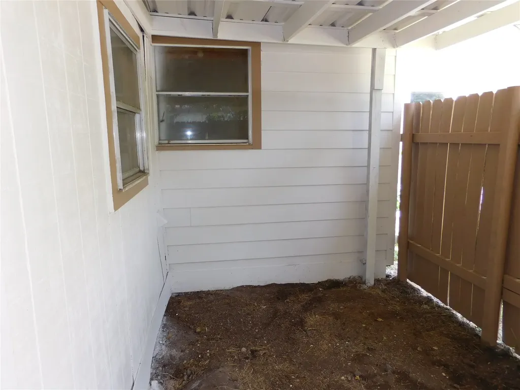 407 NE 4th Street Hubbard TX 76648