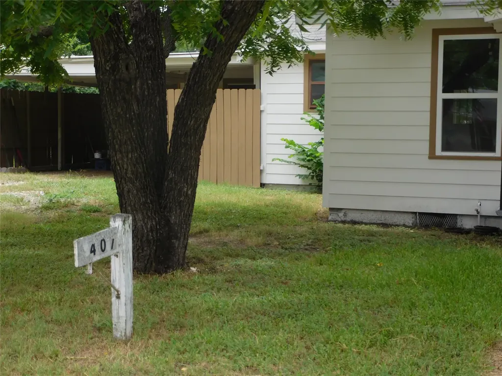 407 NE 4th Street Hubbard TX 76648
