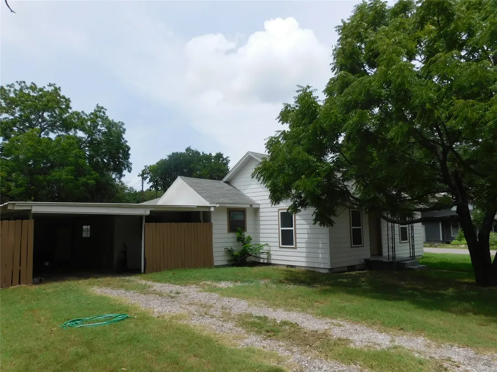 407 NE 4th Street Hubbard TX 76648