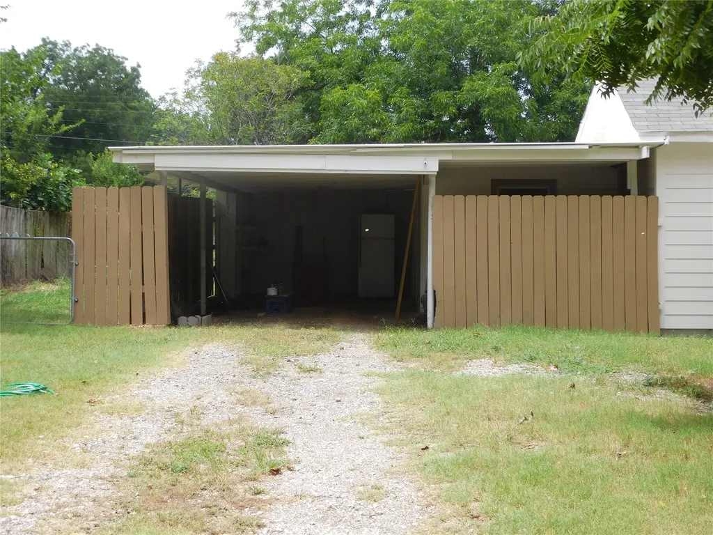 407 NE 4th Street Hubbard TX 76648