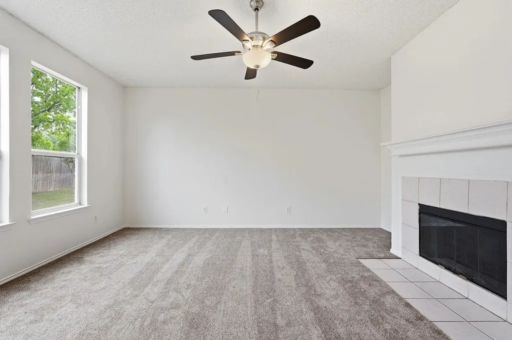 725 Parkford Lane Arlington TX 76001