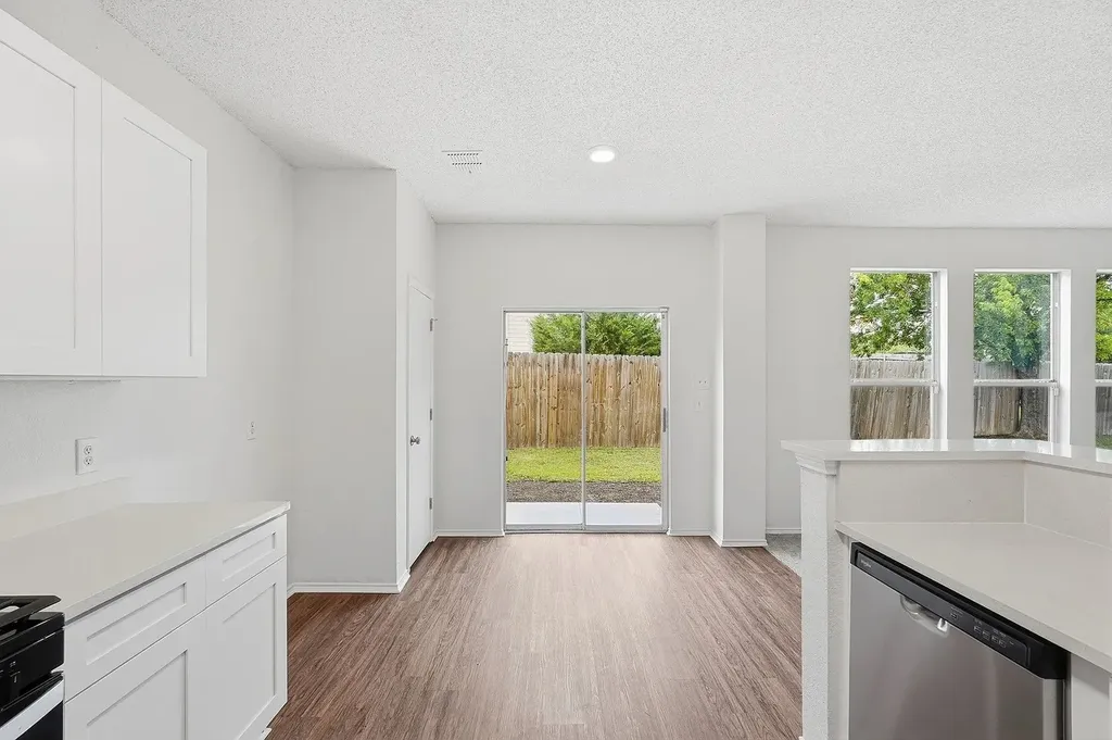 725 Parkford Lane Arlington TX 76001