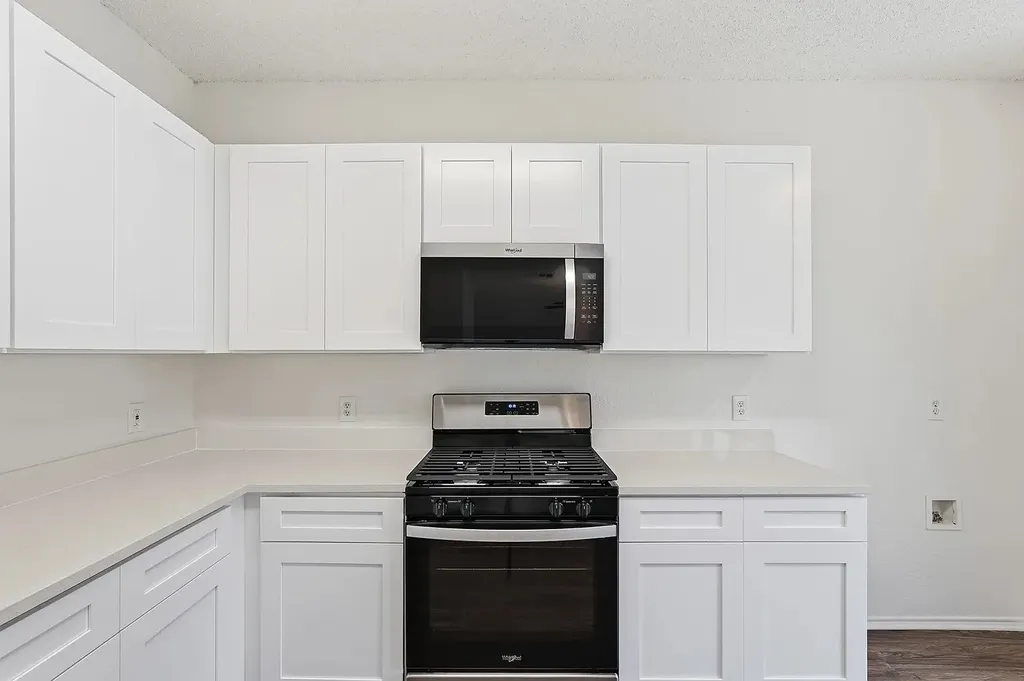 725 Parkford Lane Arlington TX 76001