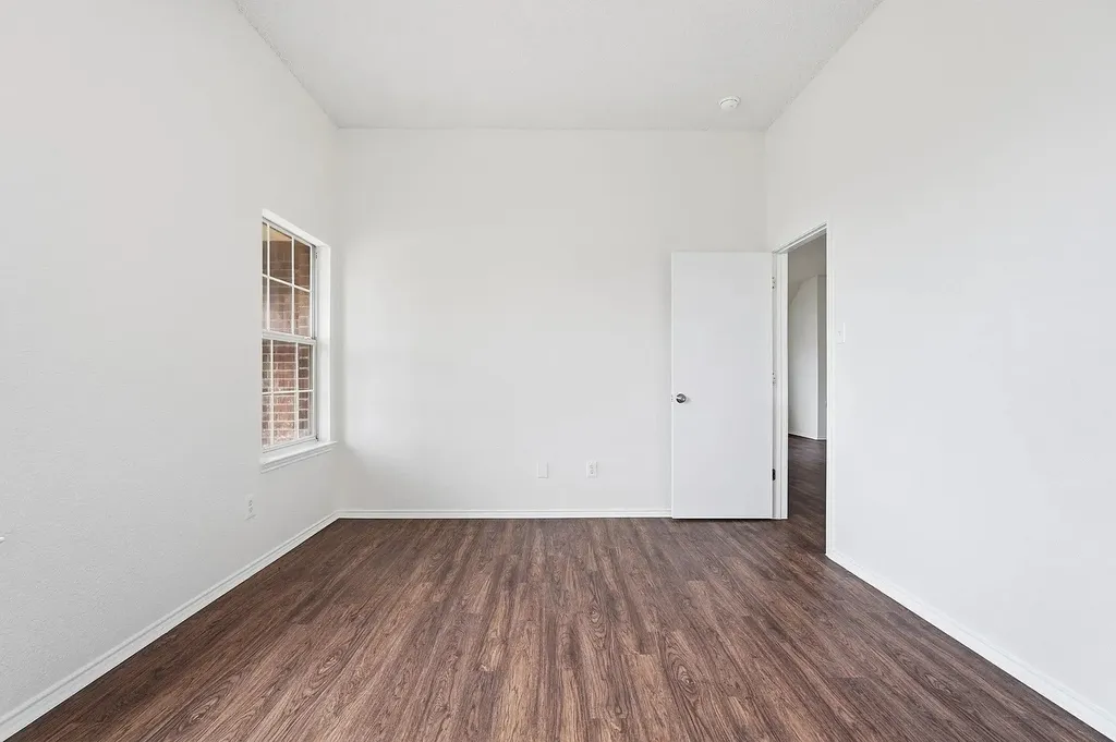 725 Parkford Lane Arlington TX 76001
