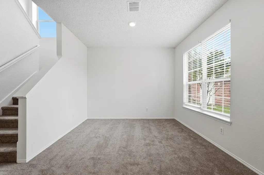 725 Parkford Lane Arlington TX 76001