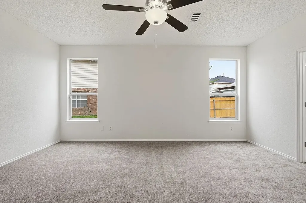 725 Parkford Lane Arlington TX 76001
