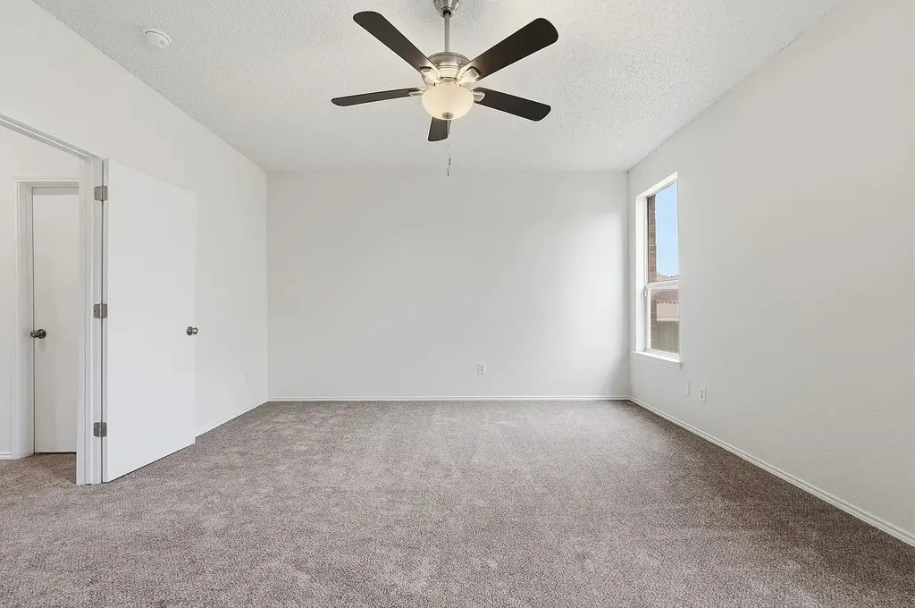 725 Parkford Lane Arlington TX 76001