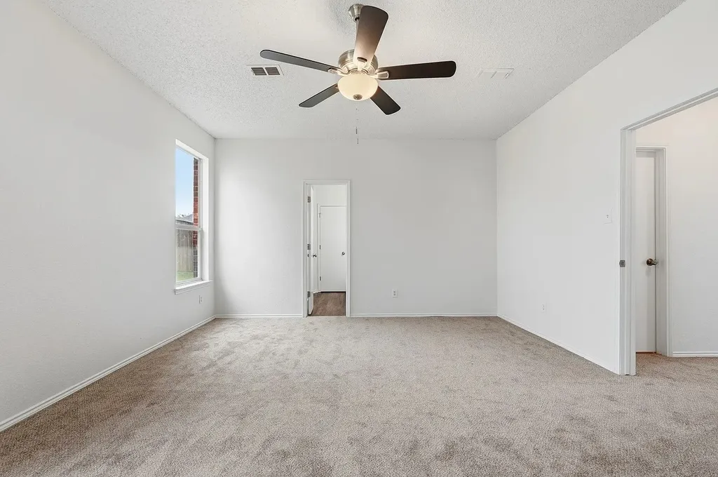 725 Parkford Lane Arlington TX 76001