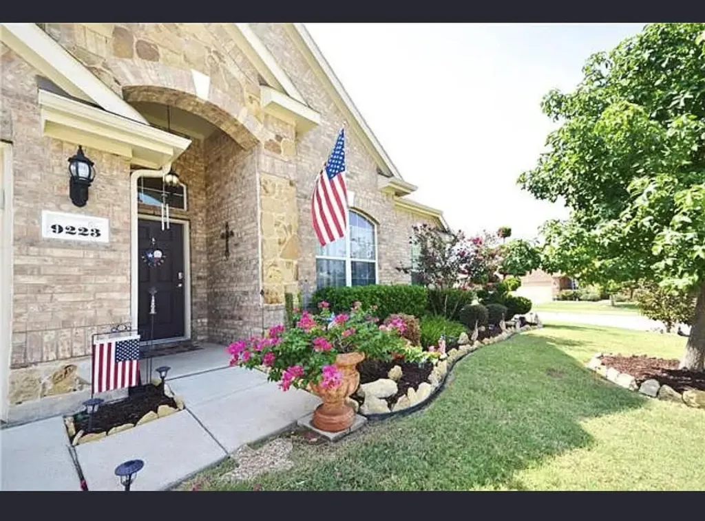 9223 Wild River Drive Arlington TX 76002