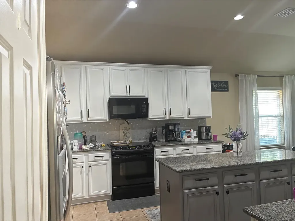 9223 Wild River Drive Arlington TX 76002