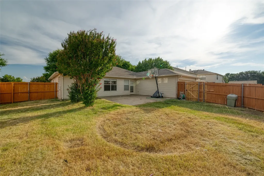905 Meadowgate Drive Allen TX 75002
