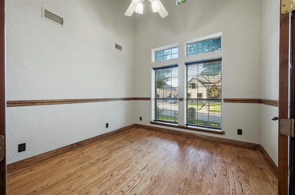 620 Highview Lane Hurst TX 76054