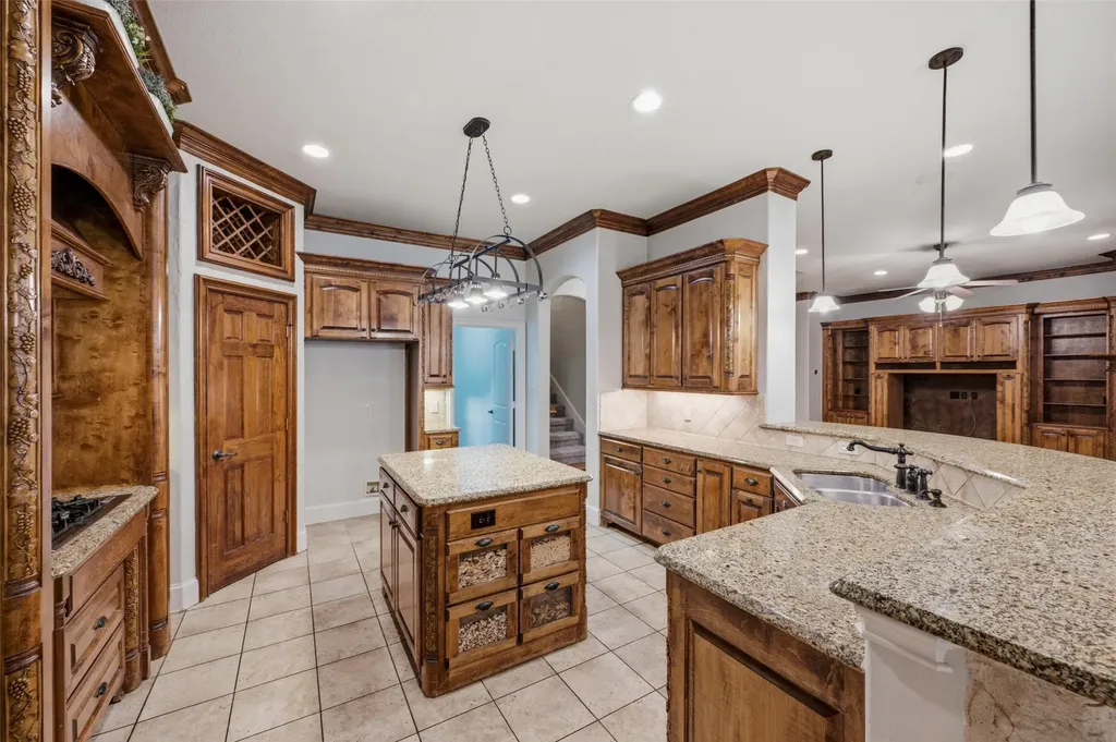 620 Highview Lane Hurst TX 76054