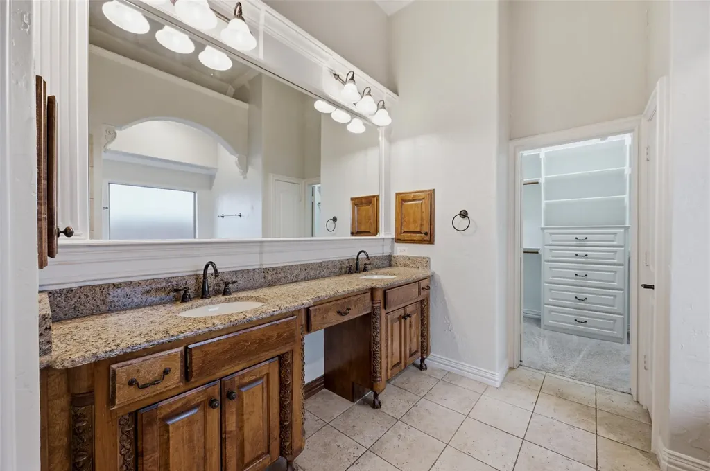 620 Highview Lane Hurst TX 76054