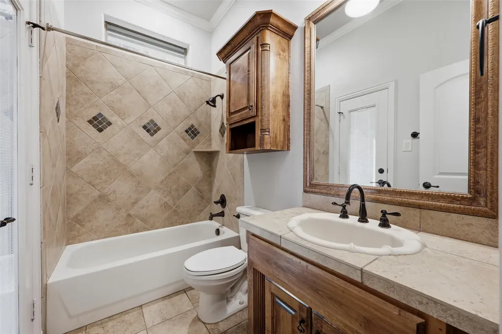 620 Highview Lane Hurst TX 76054