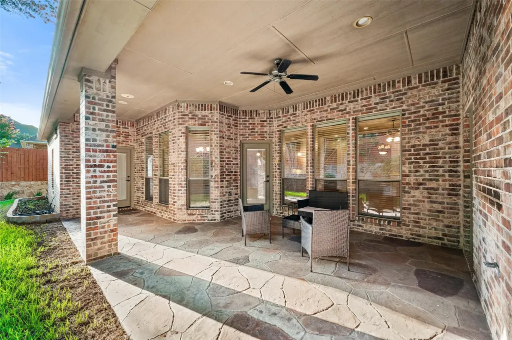 620 Highview Lane Hurst TX 76054
