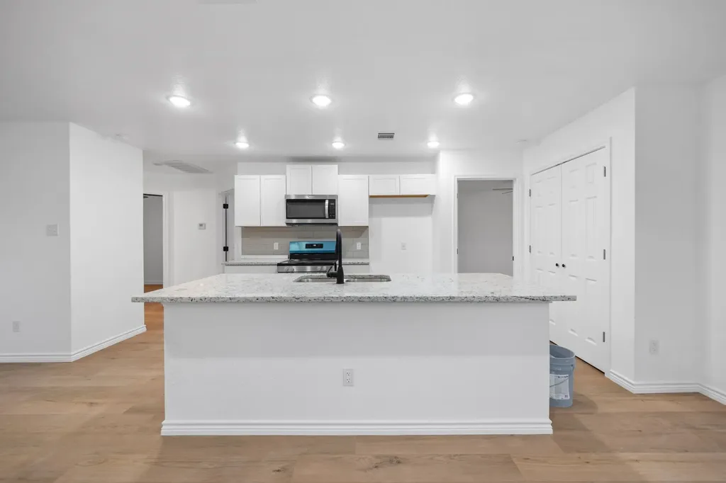 129 Avenue B Moody TX 76557