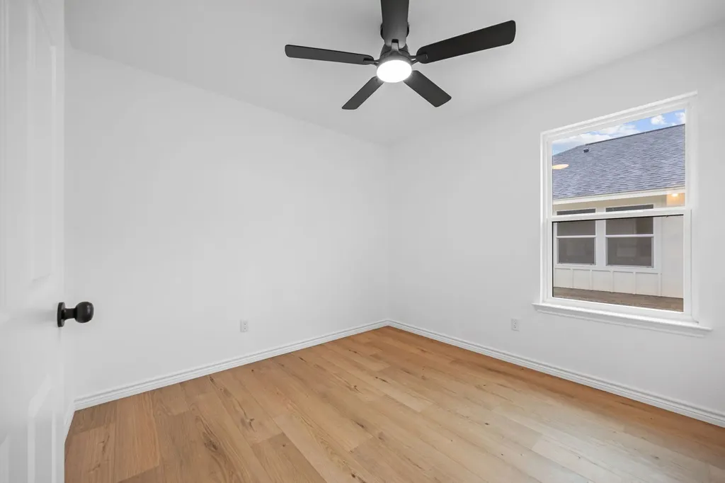 129 Avenue B Moody TX 76557