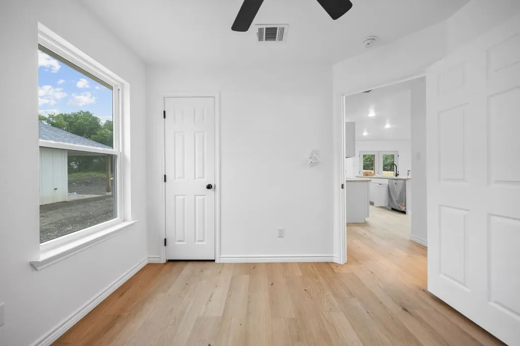 129 Avenue B Moody TX 76557