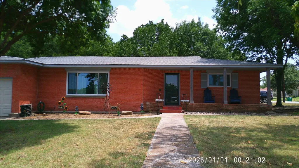 305 Rock Street Bowie TX 76230