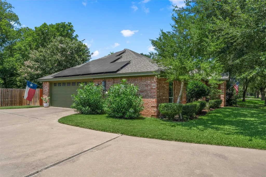 9408 Silverthorn Drive Waco TX 76708