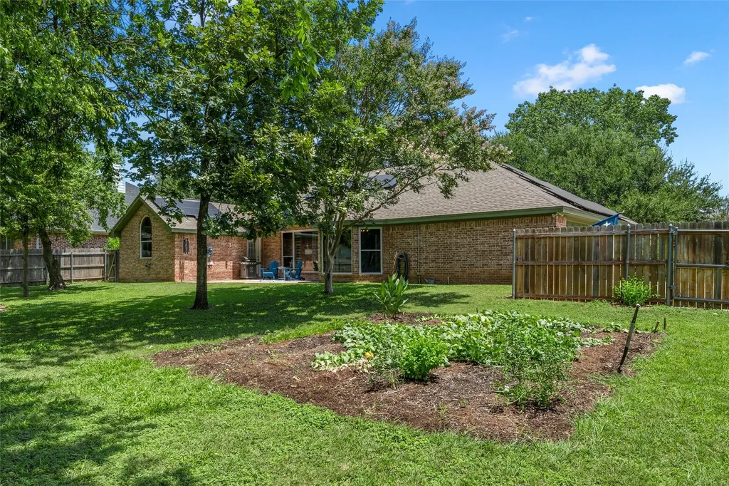 9408 Silverthorn Drive Waco TX 76708