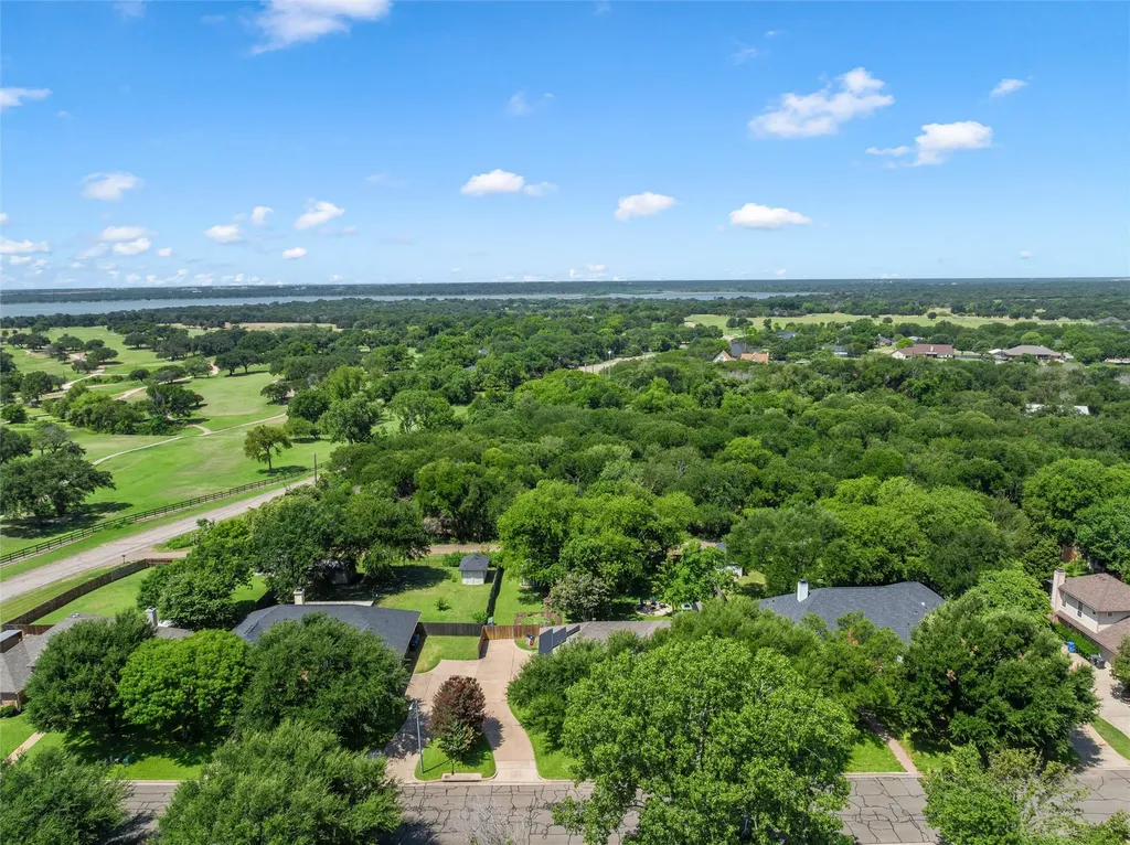 9408 Silverthorn Drive Waco TX 76708