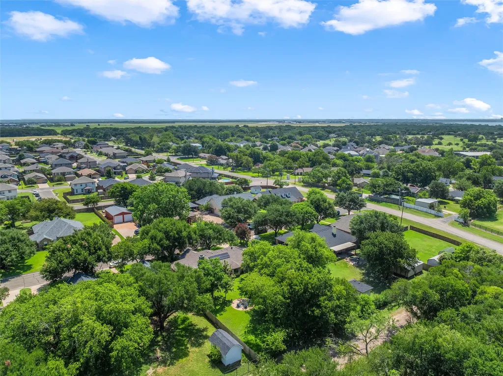 9408 Silverthorn Drive Waco TX 76708