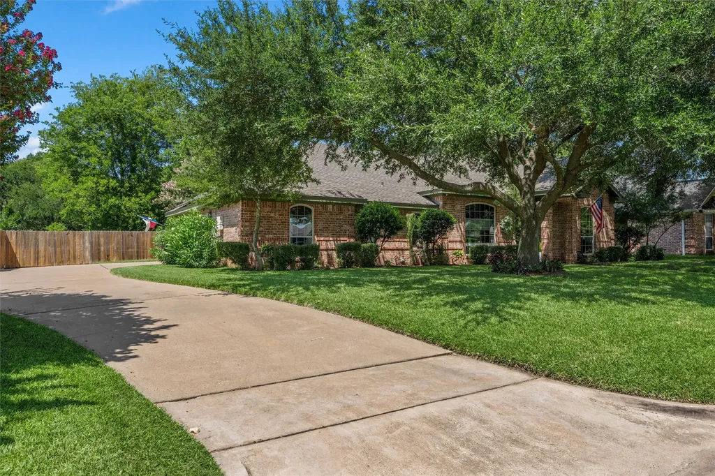 9408 Silverthorn Drive Waco TX 76708