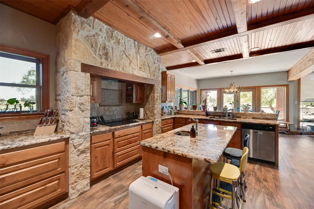 7999 County Road 151 Kaufman TX 75142