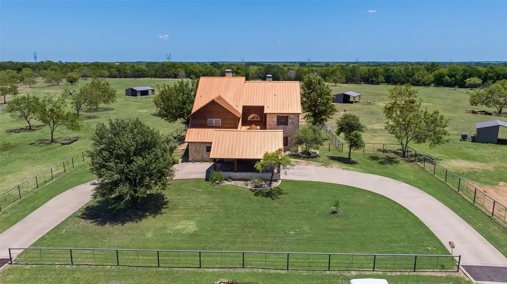 7999 County Road 151 Kaufman TX 75142