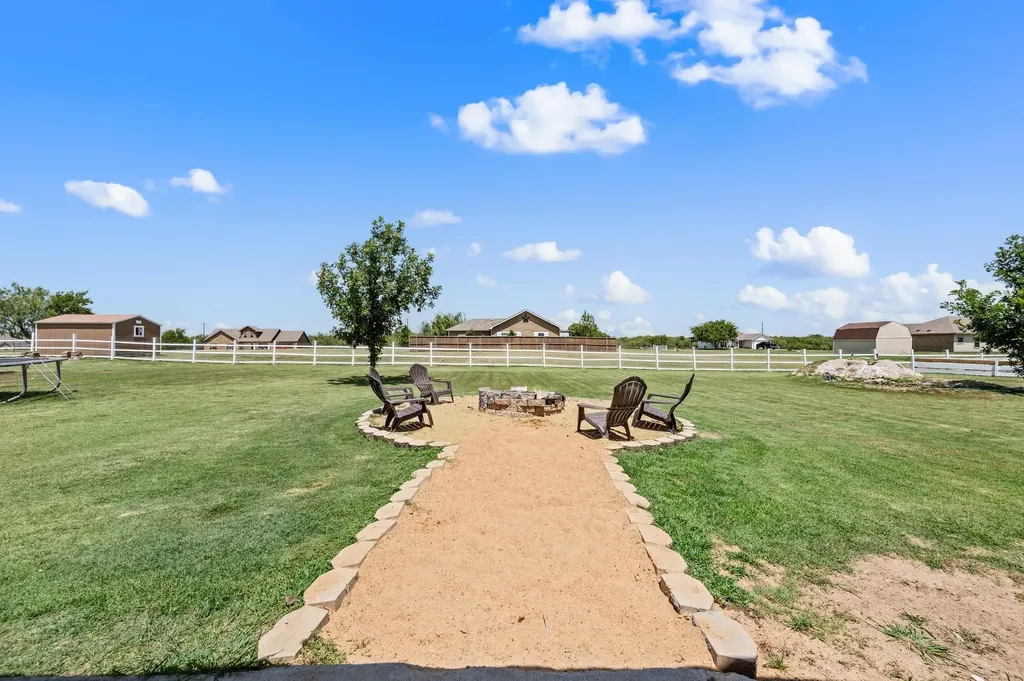 15099 Saddle Ridge Circle Terrell TX 75160