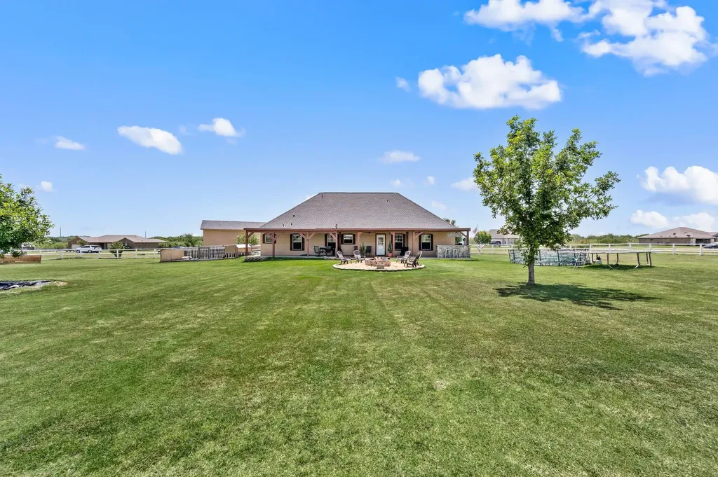15099 Saddle Ridge Circle Terrell TX 75160