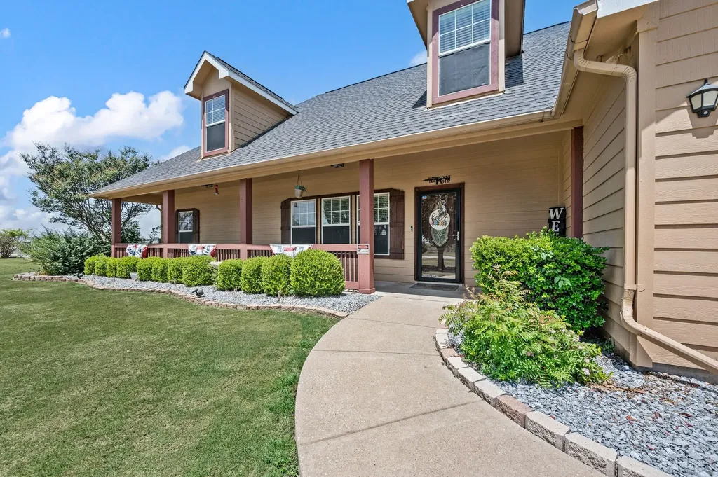 15099 Saddle Ridge Circle Terrell TX 75160